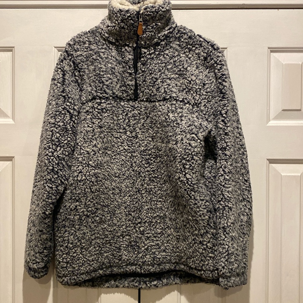 Warm sweater/hoodie/ pullover